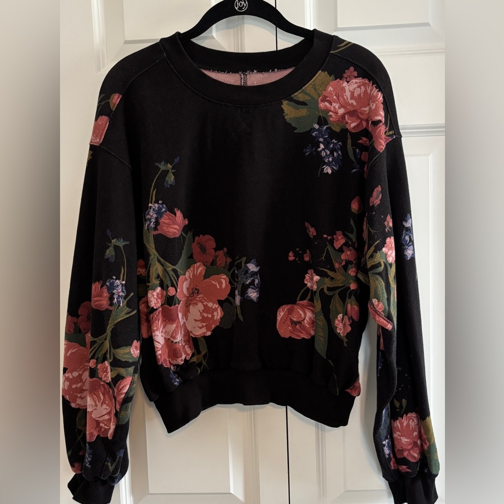 Anthropologie’s Niki Black Floral Sweatshirt from Pilcro - Picture 5 of 5